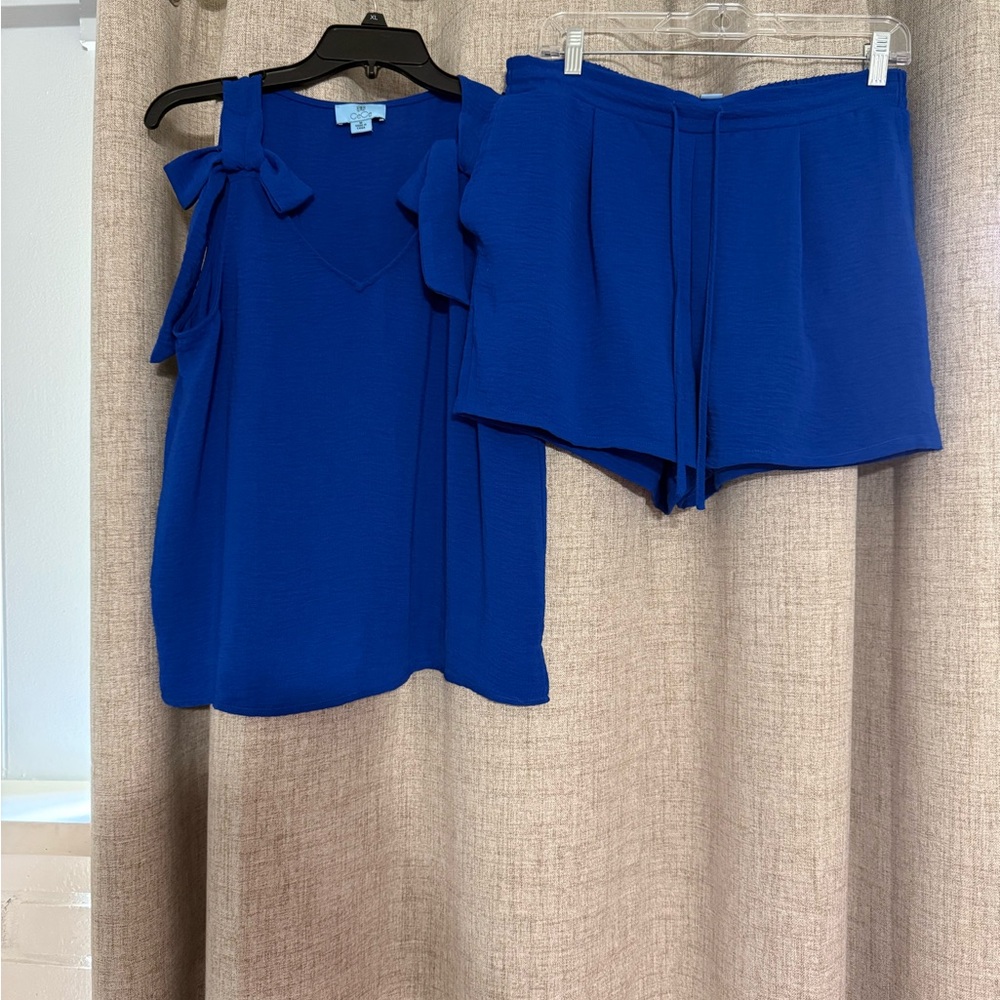 CeCe 2 Piece Set with Bow Detail - M